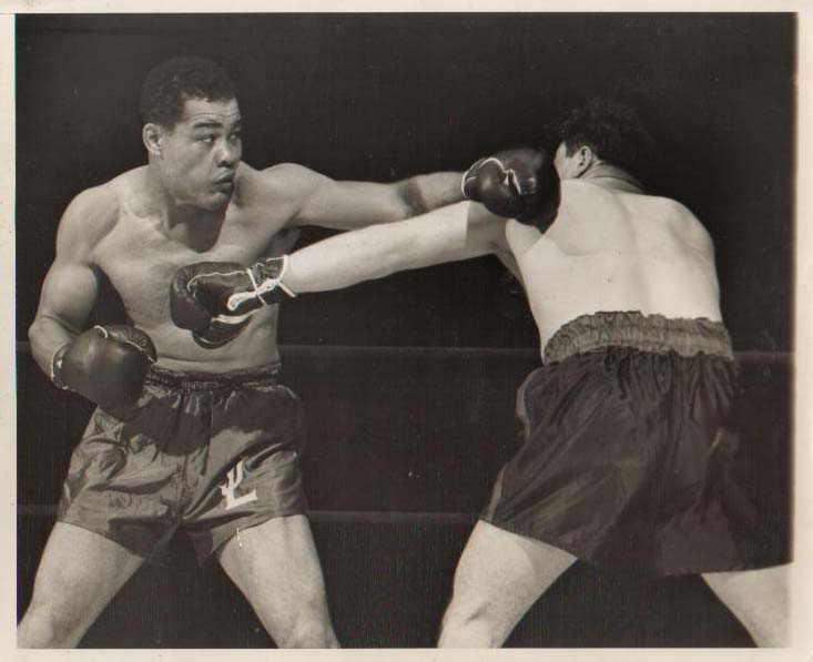 Joe Louis vs. Tami Mauriello in New York in 1946 (CLICK PHOTO TO VIEW FIGHT CLIP)