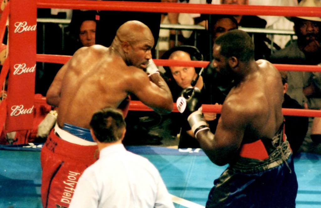 Evander Holygfield (L) vs. hasim Rahman (R) * (PHOTO BY ALEX RINALDI)