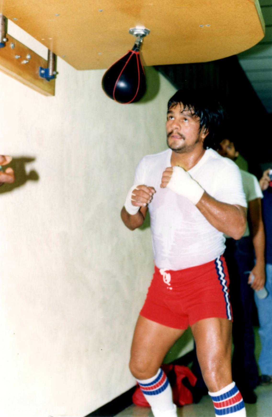 Roberto Duran in 1983 training for his bout with Davy Moore for the WBA jr. middleweight title