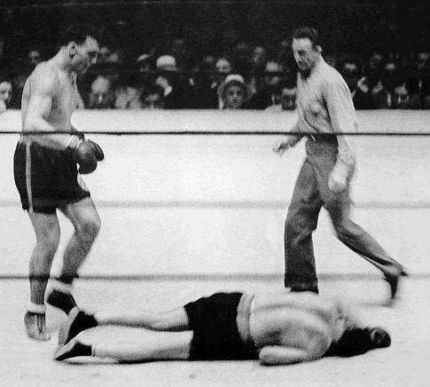 Carnera knocking out Jack Sharkey for the heavyweight title