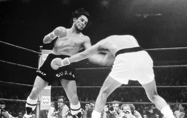 Roberto Duran (L) pummeling former welterweight champion Carlos Palomino (R) in their 1979 bout at Madison Square Garden.