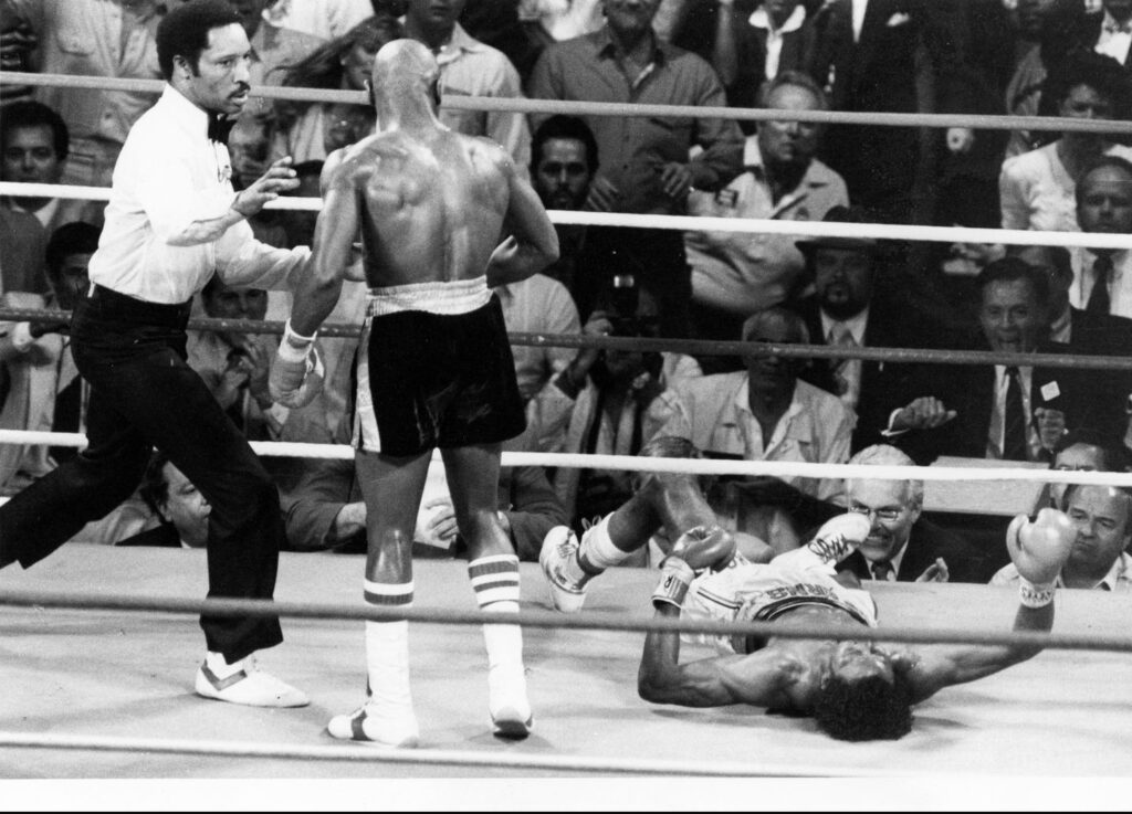 Marvelous Marvin Hagler KO's Thomas Hearns in their 1985 War.